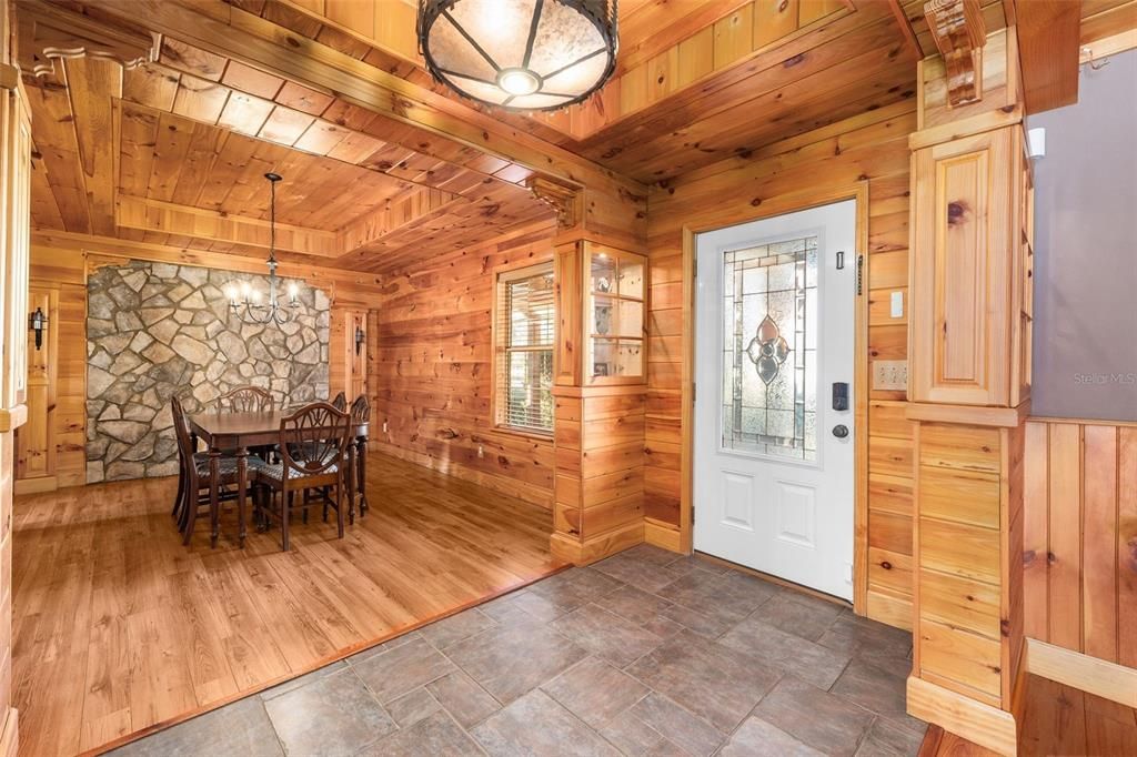 En Venta: $699,000 (4 camas, 3 baños, 3272 Pies cuadrados)