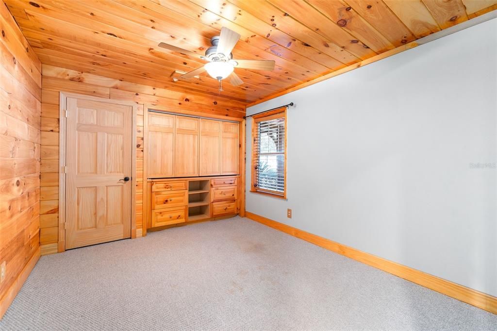 En Venta: $699,000 (4 camas, 3 baños, 3272 Pies cuadrados)