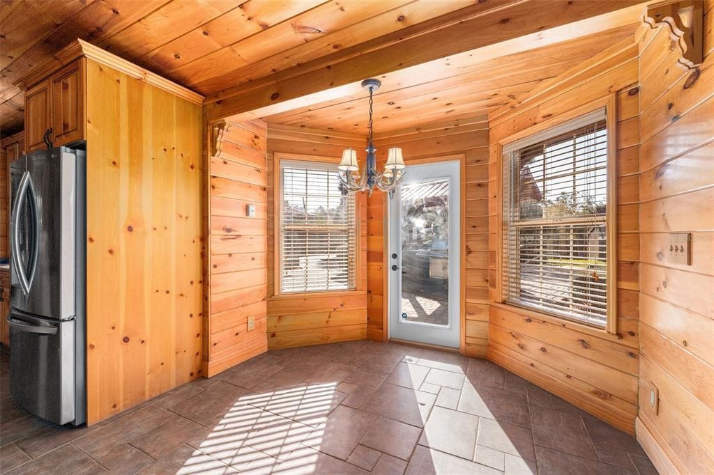 En Venta: $699,000 (4 camas, 3 baños, 3272 Pies cuadrados)