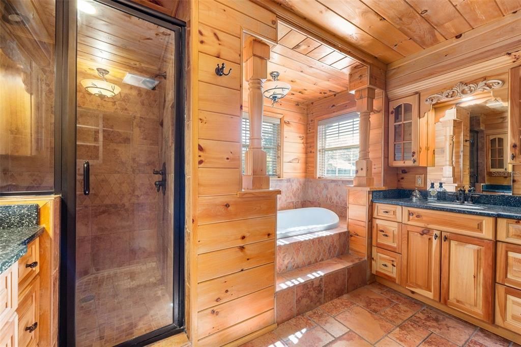 En Venta: $699,000 (4 camas, 3 baños, 3272 Pies cuadrados)