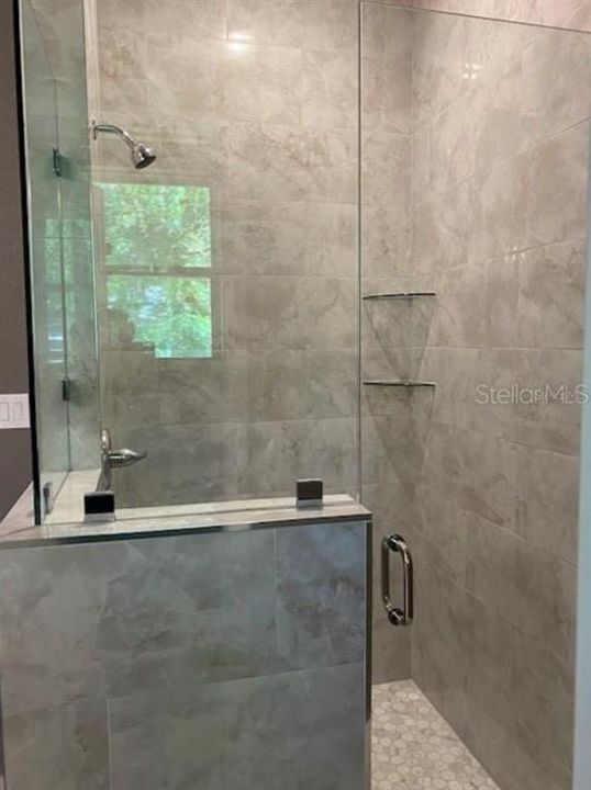 En Venta: $379,900 (4 camas, 3 baños, 2170 Pies cuadrados)