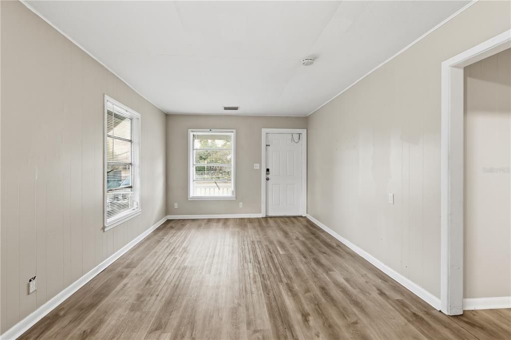 На продажу: $309,900 (3 спален, 1 ванн, 850 Квадратных фут)