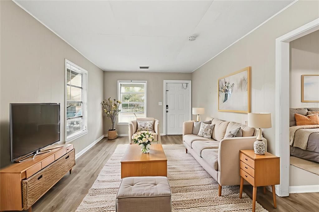 На продажу: $309,900 (3 спален, 1 ванн, 850 Квадратных фут)