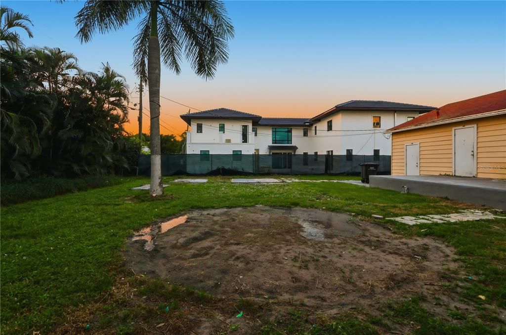 На продажу: $309,900 (3 спален, 1 ванн, 850 Квадратных фут)