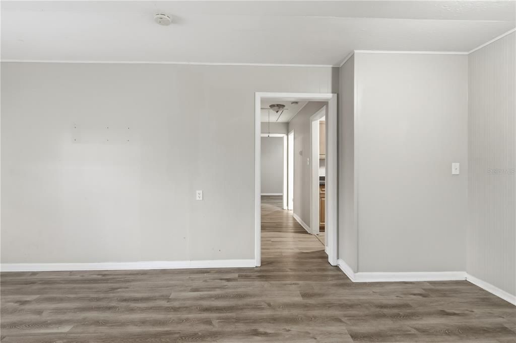 На продажу: $309,900 (3 спален, 1 ванн, 850 Квадратных фут)