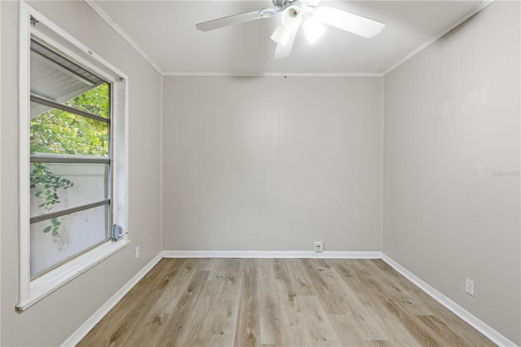 На продажу: $309,900 (3 спален, 1 ванн, 850 Квадратных фут)