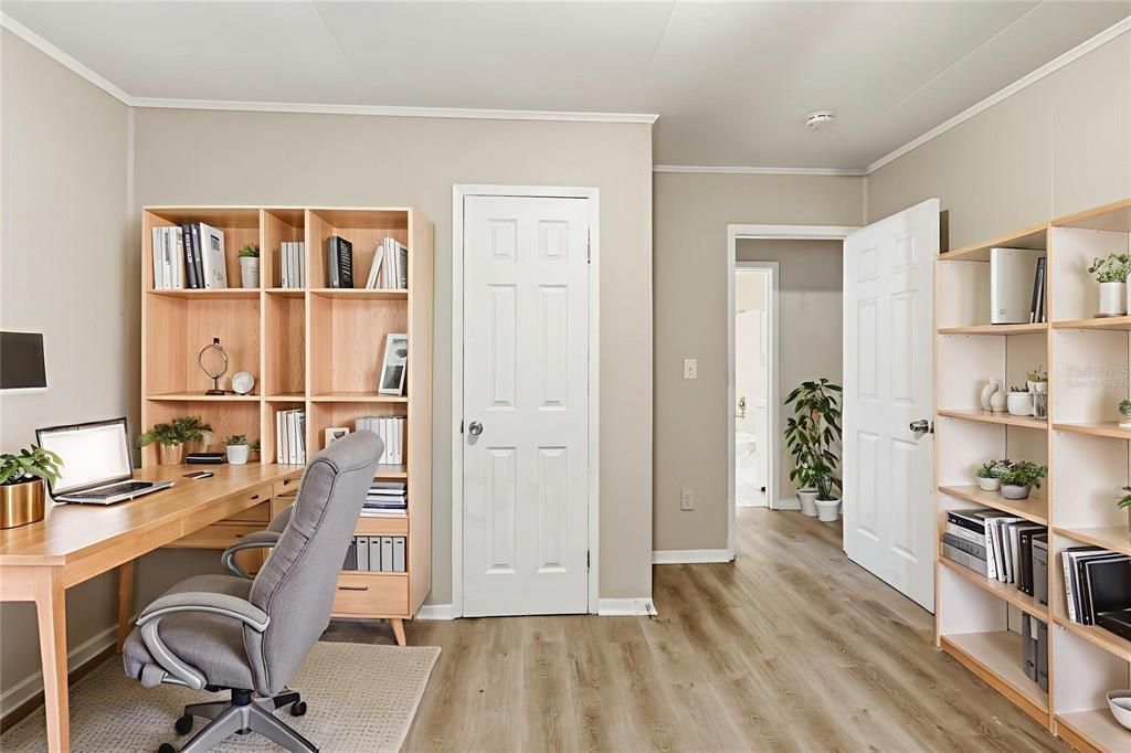 На продажу: $309,900 (3 спален, 1 ванн, 850 Квадратных фут)