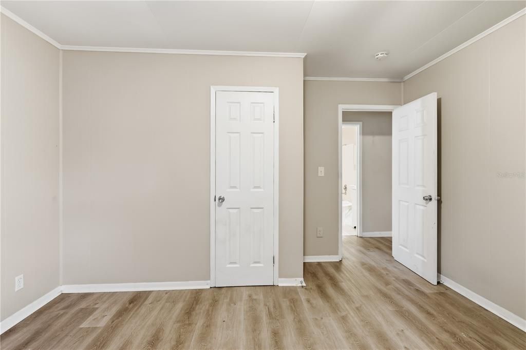 На продажу: $309,900 (3 спален, 1 ванн, 850 Квадратных фут)