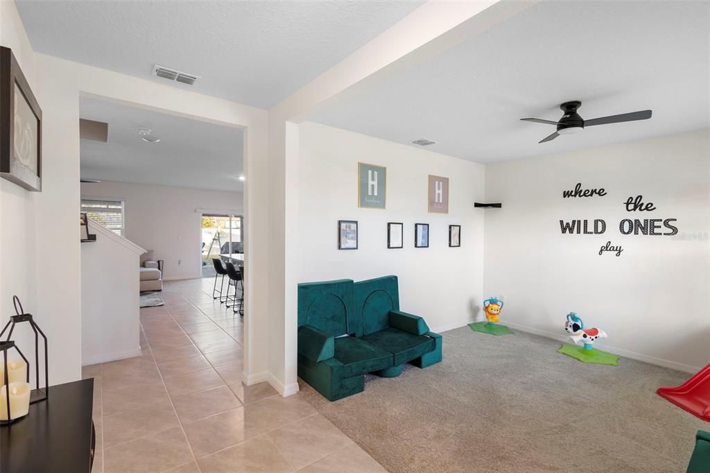 En Venta: $418,000 (5 camas, 3 baños, 2601 Pies cuadrados)