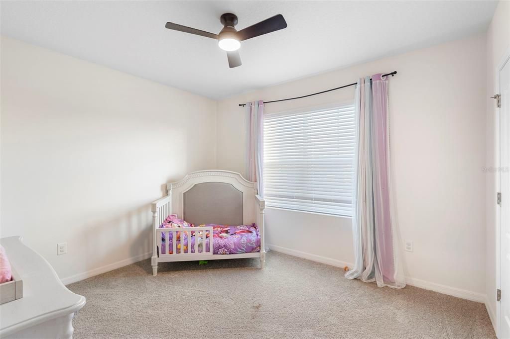 En Venta: $418,000 (5 camas, 3 baños, 2601 Pies cuadrados)