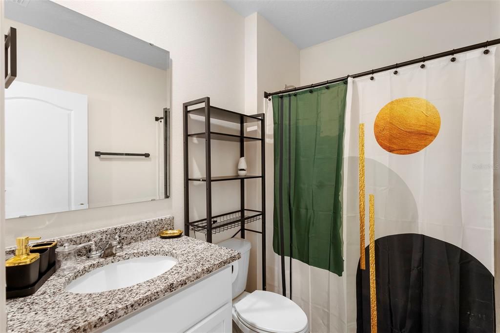 En Venta: $418,000 (5 camas, 3 baños, 2601 Pies cuadrados)