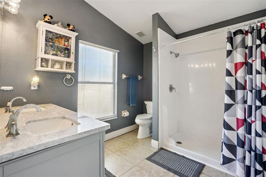 На продажу: $315,000 (3 спален, 2 ванн, 1311 Квадратных фут)