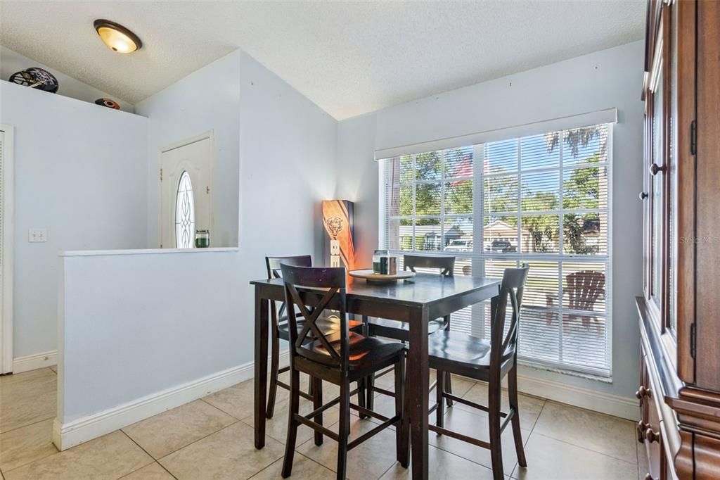 На продажу: $315,000 (3 спален, 2 ванн, 1311 Квадратных фут)