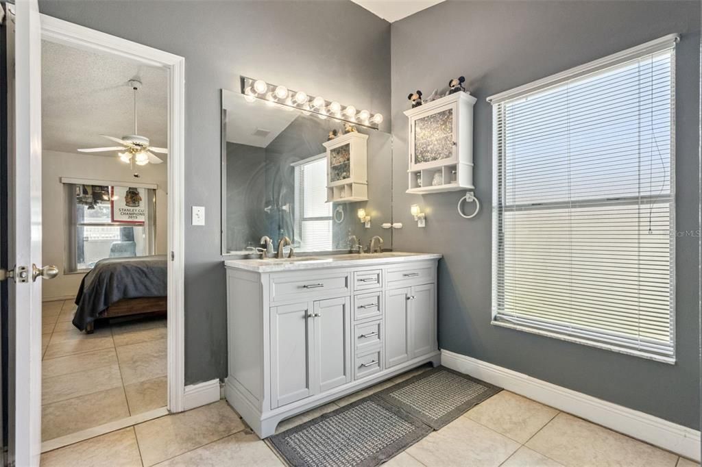 На продажу: $315,000 (3 спален, 2 ванн, 1311 Квадратных фут)