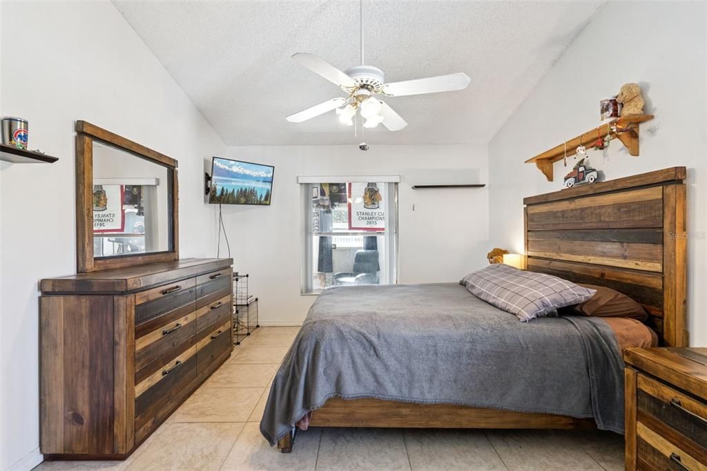 На продажу: $315,000 (3 спален, 2 ванн, 1311 Квадратных фут)