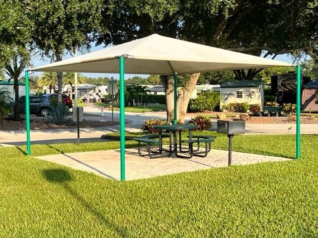 For Sale: $180,000 (1 beds, 1 baths, 396 Square Feet)