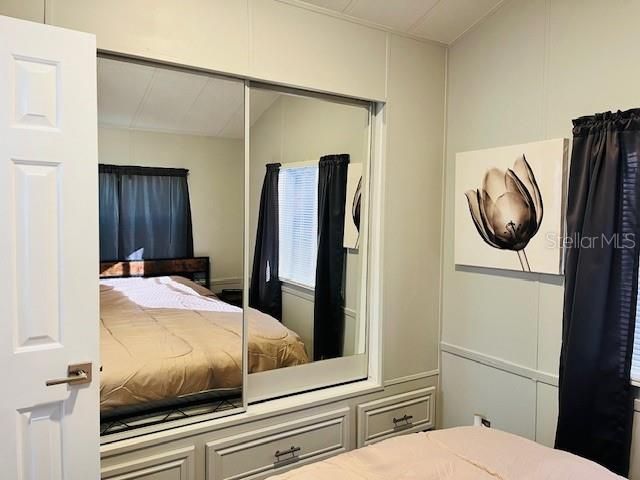 For Sale: $180,000 (1 beds, 1 baths, 396 Square Feet)