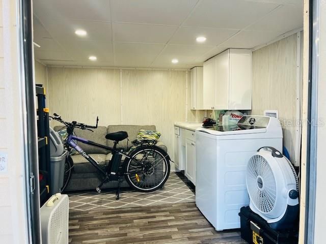 For Sale: $180,000 (1 beds, 1 baths, 396 Square Feet)