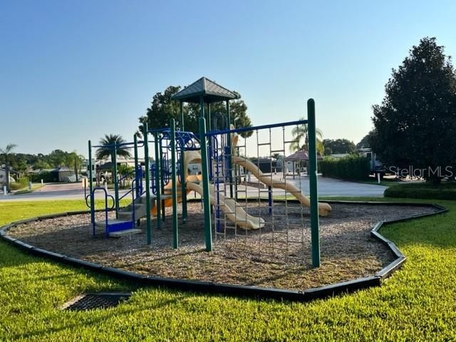 For Sale: $180,000 (1 beds, 1 baths, 396 Square Feet)