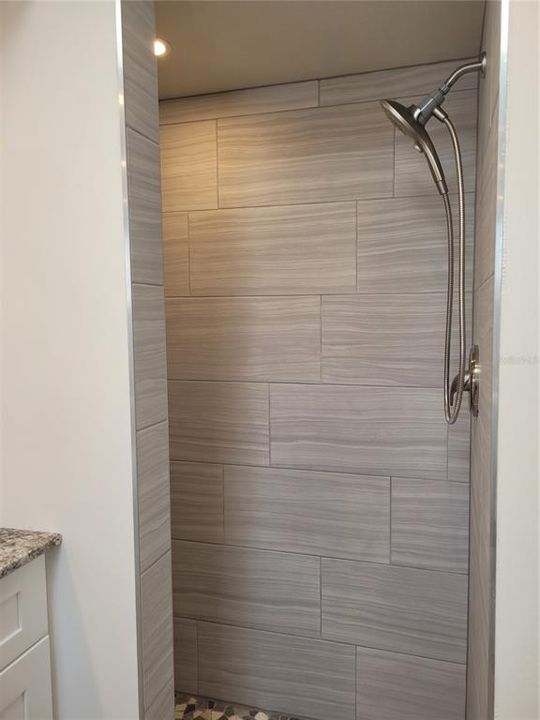 For Rent: $2,300 (3 beds, 2 baths, 1705 Square Feet)