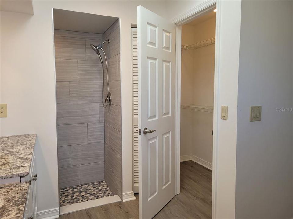 For Rent: $2,300 (3 beds, 2 baths, 1705 Square Feet)