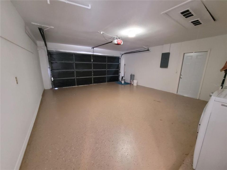 For Rent: $2,300 (3 beds, 2 baths, 1705 Square Feet)