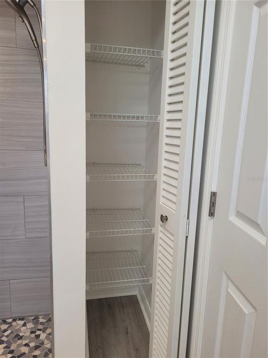 For Rent: $2,300 (3 beds, 2 baths, 1705 Square Feet)