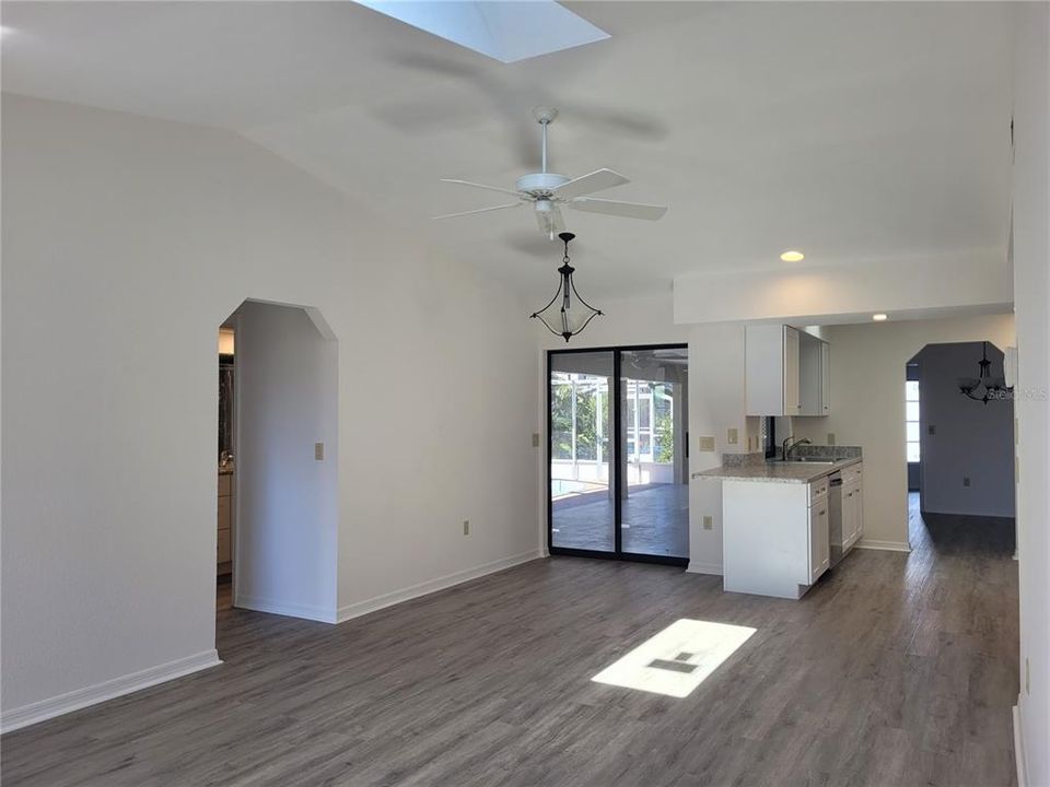 For Rent: $2,300 (3 beds, 2 baths, 1705 Square Feet)