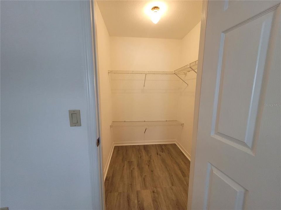 For Rent: $2,300 (3 beds, 2 baths, 1705 Square Feet)