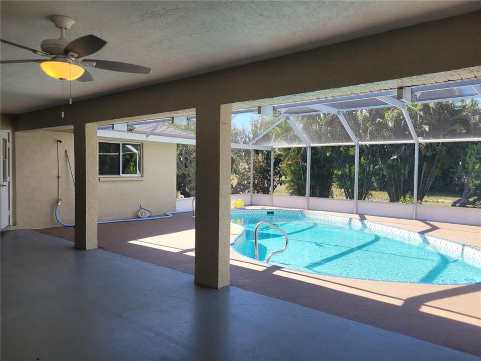 For Rent: $2,300 (3 beds, 2 baths, 1705 Square Feet)