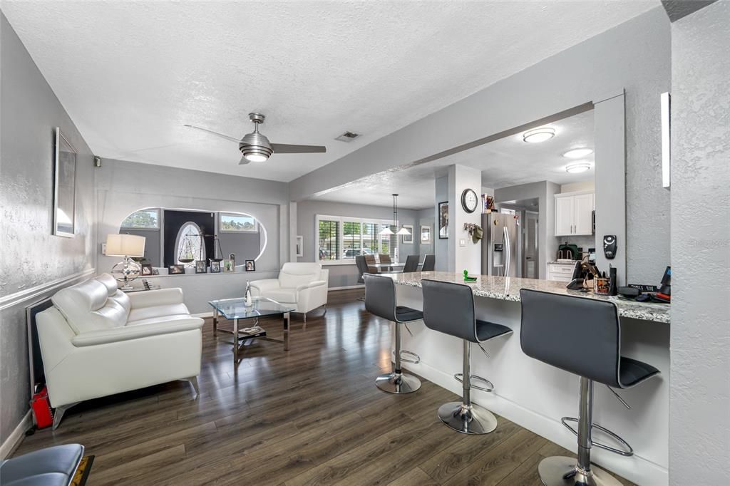 En Venta: $395,000 (2 camas, 1 baños, 1100 Pies cuadrados)