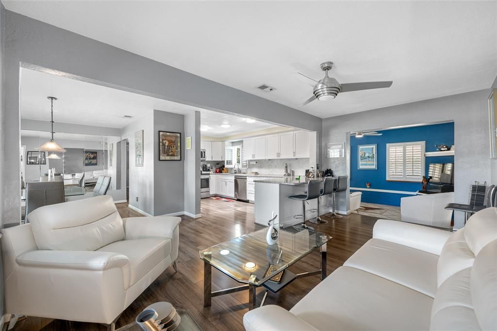 En Venta: $395,000 (2 camas, 1 baños, 1100 Pies cuadrados)