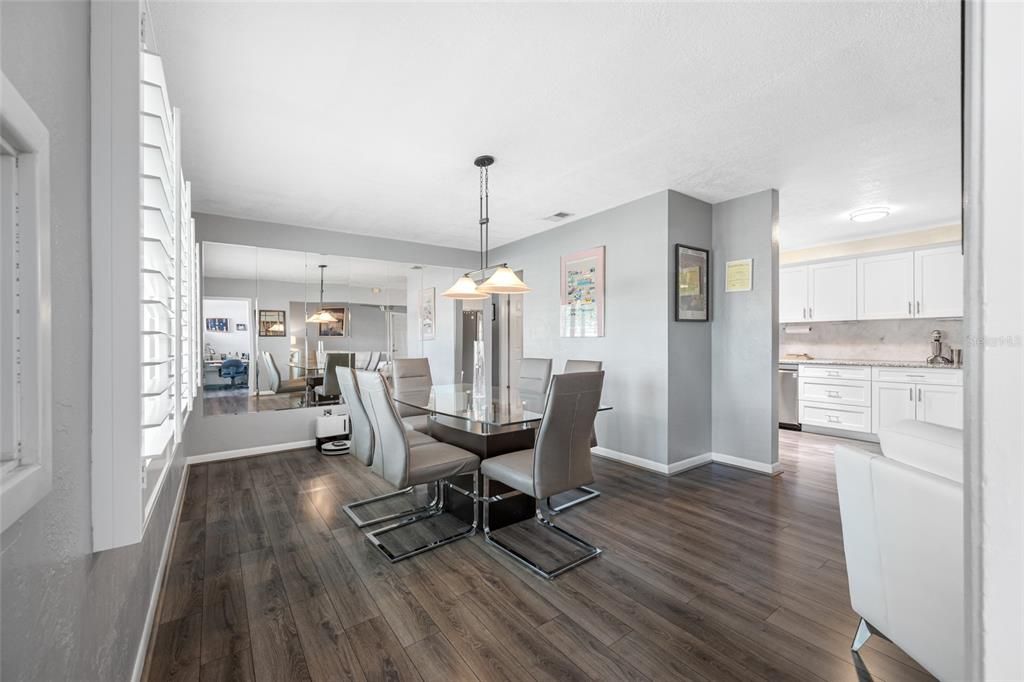 En Venta: $395,000 (2 camas, 1 baños, 1100 Pies cuadrados)