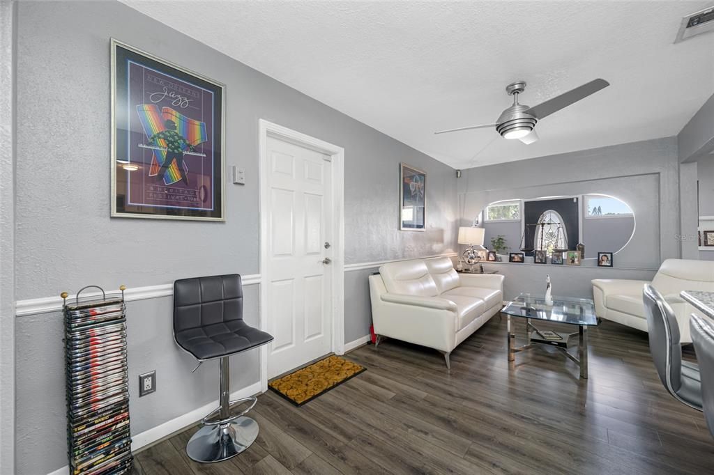 En Venta: $395,000 (2 camas, 1 baños, 1100 Pies cuadrados)