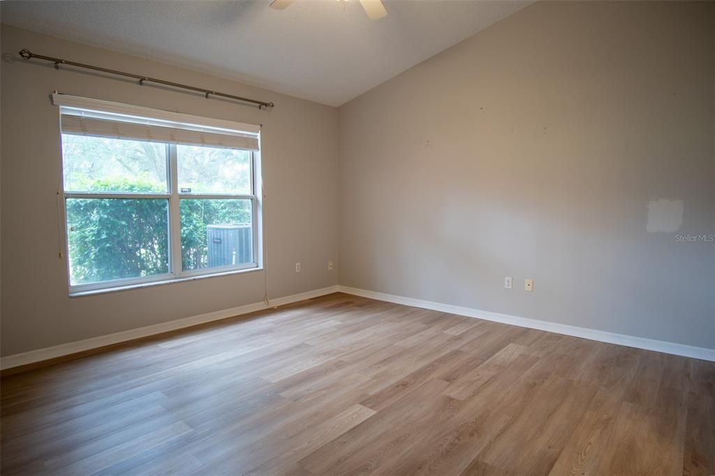 На продажу: $240,000 (3 спален, 2 ванн, 1375 Квадратных фут)