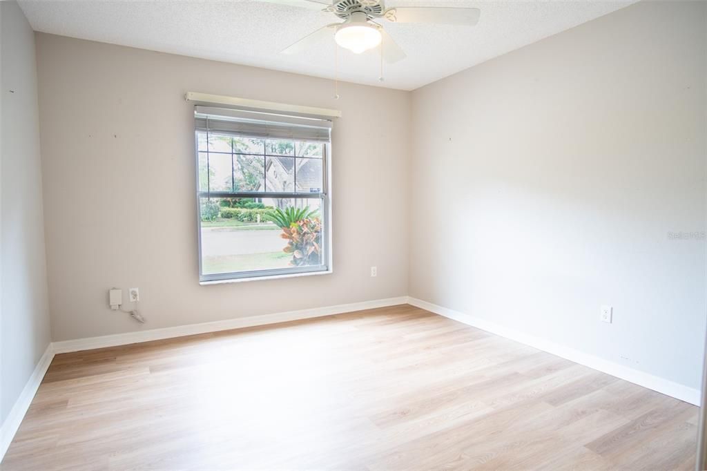 На продажу: $240,000 (3 спален, 2 ванн, 1375 Квадратных фут)