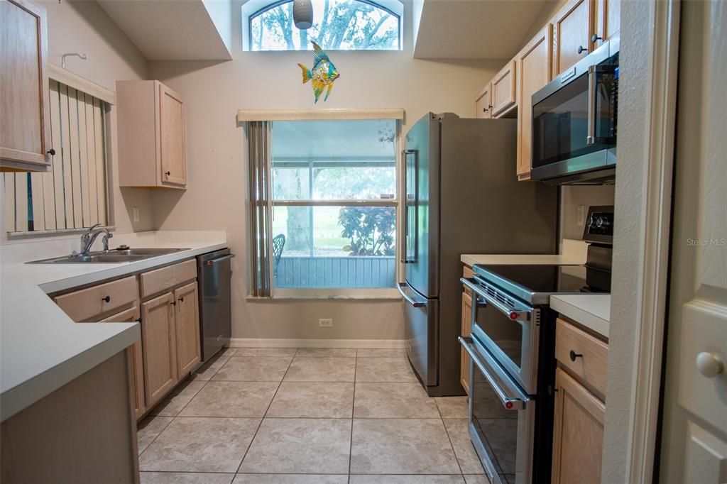 На продажу: $240,000 (3 спален, 2 ванн, 1375 Квадратных фут)