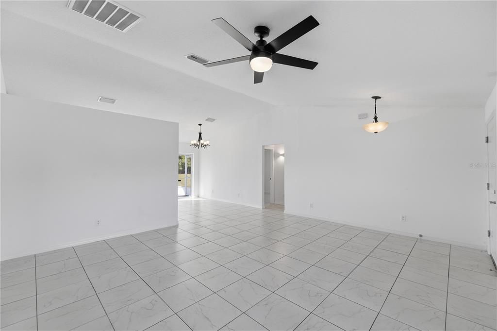 For Sale: $375,000 (3 beds, 2 baths, 1327 Square Feet)