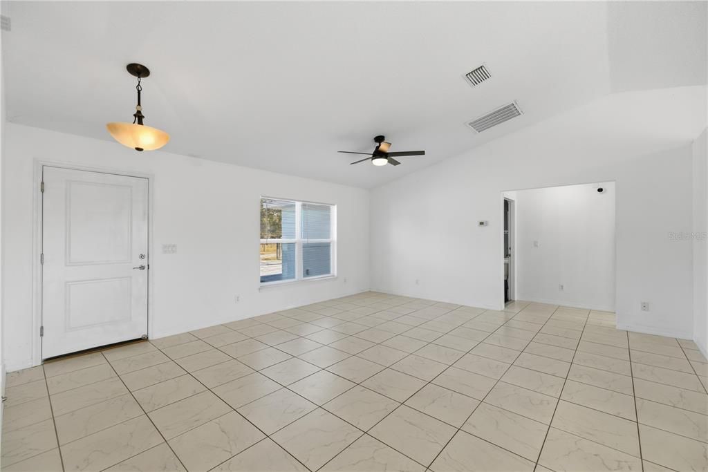 For Sale: $375,000 (3 beds, 2 baths, 1327 Square Feet)