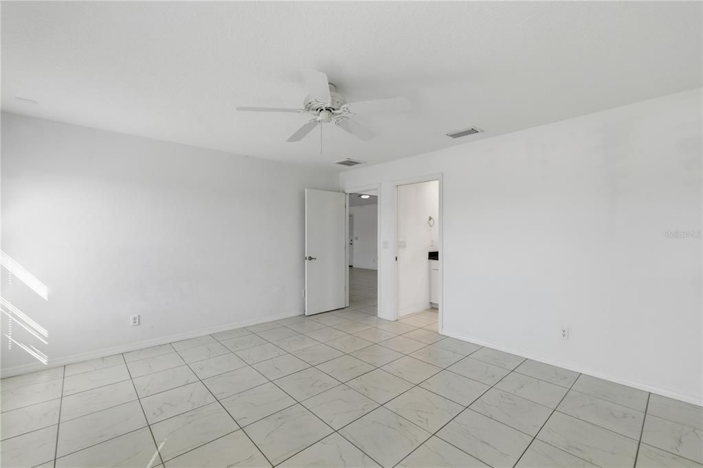 For Sale: $375,000 (3 beds, 2 baths, 1327 Square Feet)