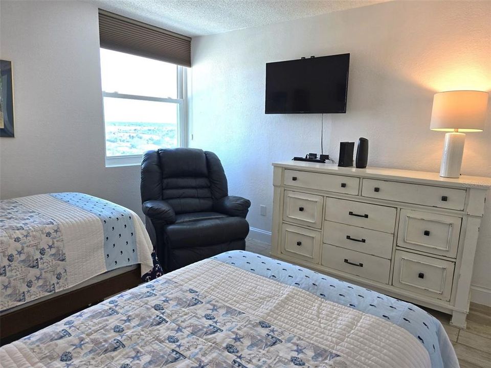 For Rent: $3,500 (2 beds, 2 baths, 1450 Square Feet)