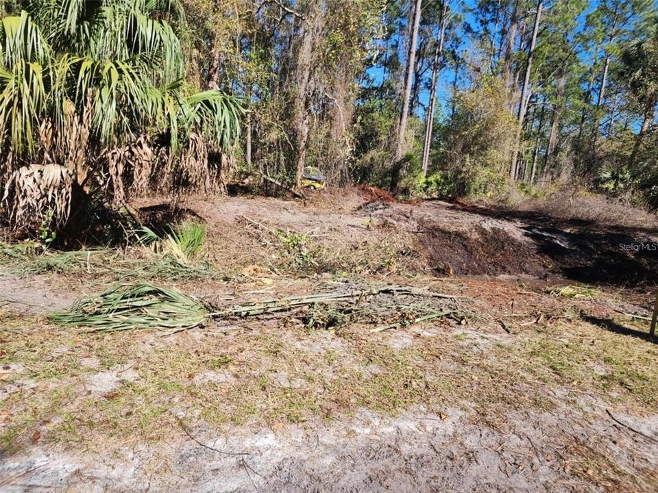 На продажу: $13,000 (0.23 acres)