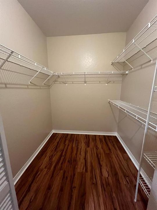 For Sale: $215,000 (2 beds, 2 baths, 1009 Square Feet)