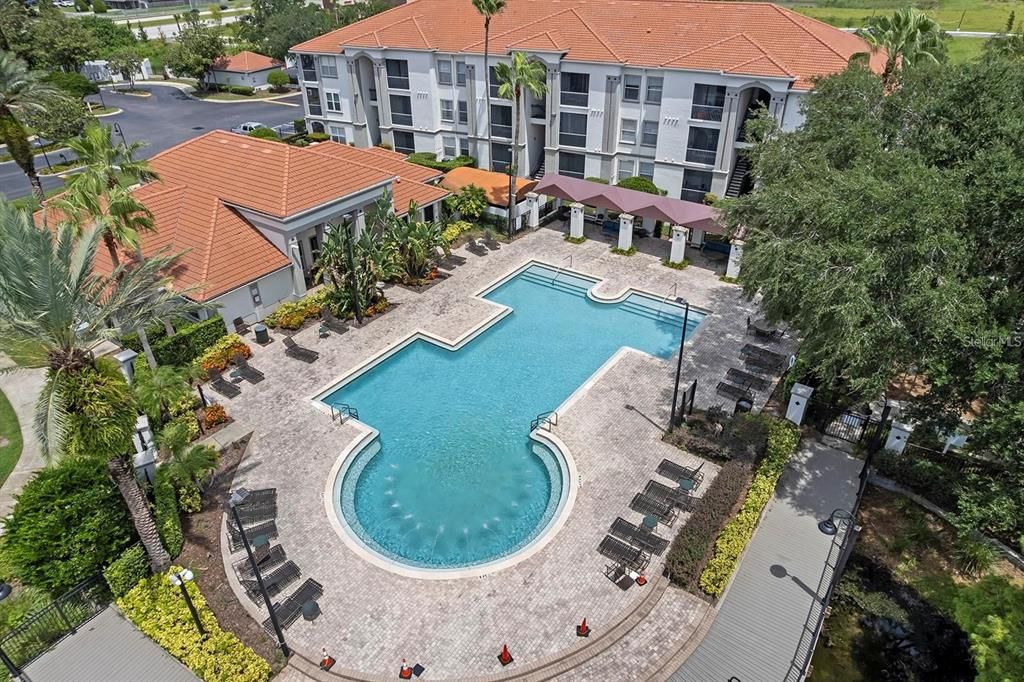 For Sale: $215,000 (2 beds, 2 baths, 1009 Square Feet)