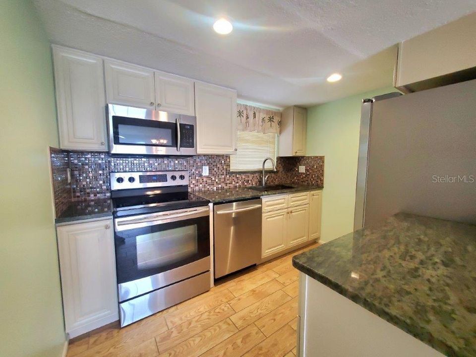 For Rent: $1,700 (2 beds, 2 baths, 1050 Square Feet)