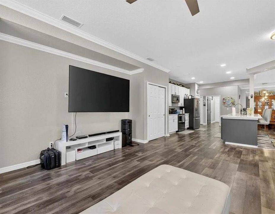 En Renta: $3,149 (4 camas, 3 baños, 2269 Pies cuadrados)