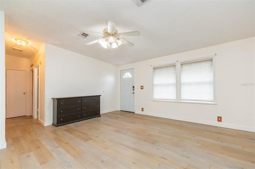 For Sale: $249,900 (3 beds, 2 baths, 1568 Square Feet)