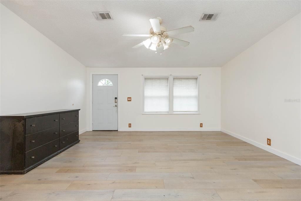 For Sale: $249,900 (3 beds, 2 baths, 1568 Square Feet)