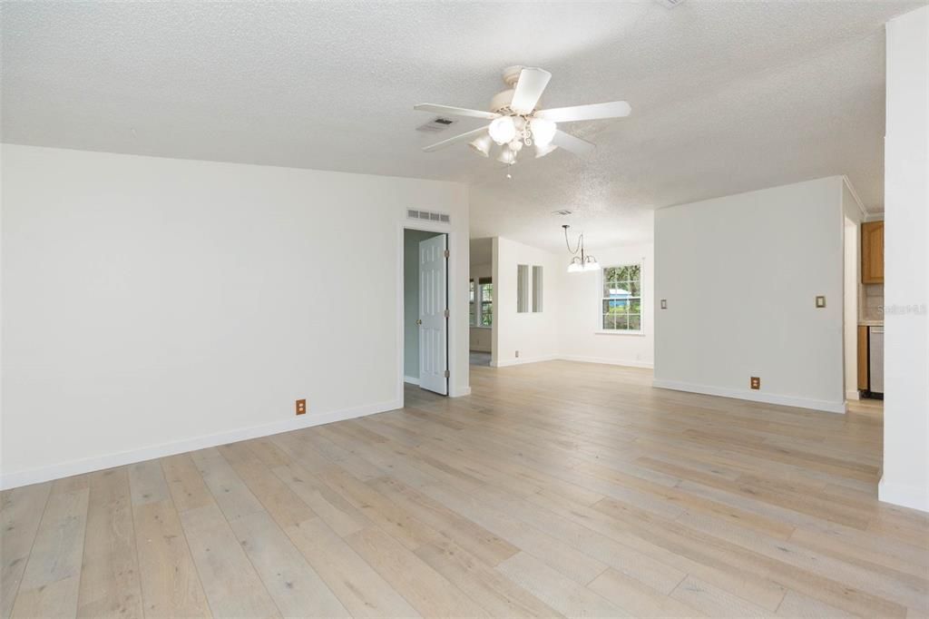 For Sale: $249,900 (3 beds, 2 baths, 1568 Square Feet)