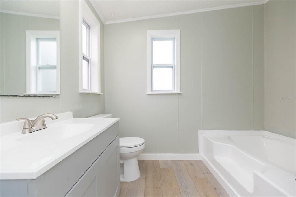 For Sale: $249,900 (3 beds, 2 baths, 1568 Square Feet)